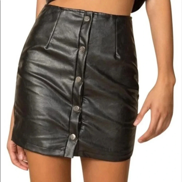superdown Dresses & Skirts - Moving Sale! 💘 superdown Dolores Faux Leather Skirt: Size XS